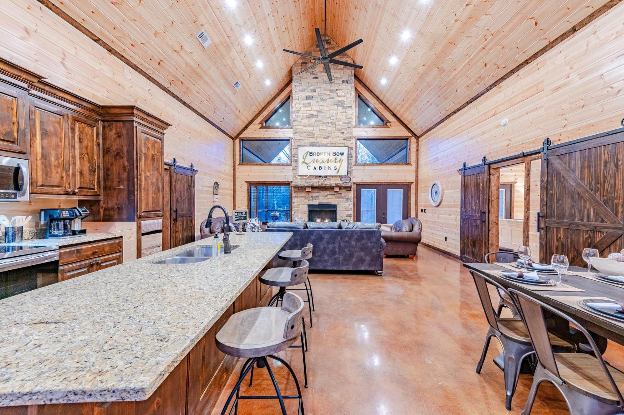 The Luxurious Blue Sky Lodge Is Epic! Broken Bow Exterior photo